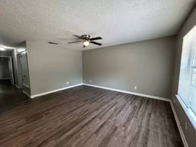 Main picture of 3925 Eastwood Dr