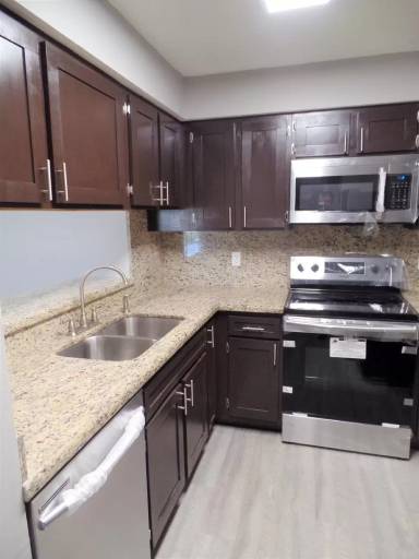 Main picture of 1281 SW 46th Ave