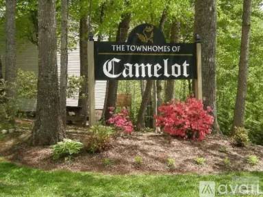 Main picture of 1219 Camelot Ct NE
