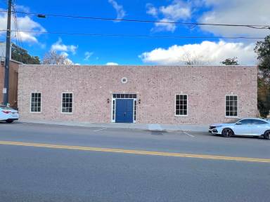 Main picture of 1208 Gay St