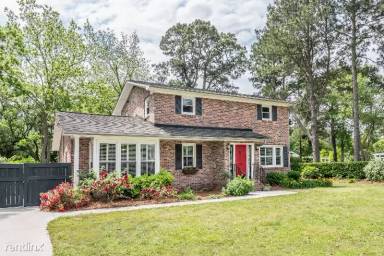 Main picture of 814 Clearview Dr
