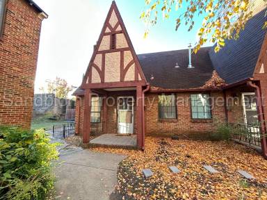 Main picture of 1817 S Baltimore Ave