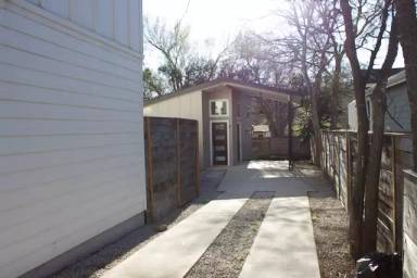 Main picture of 1220 Eleanor St
