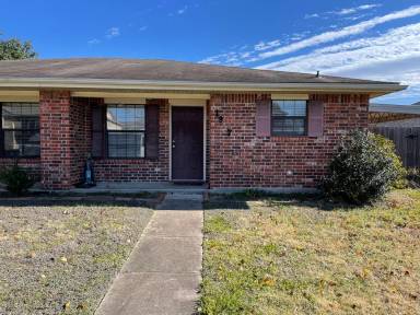 Main picture of 1905 Woodsman Dr