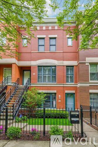 Main picture of 1320 W Fillmore St