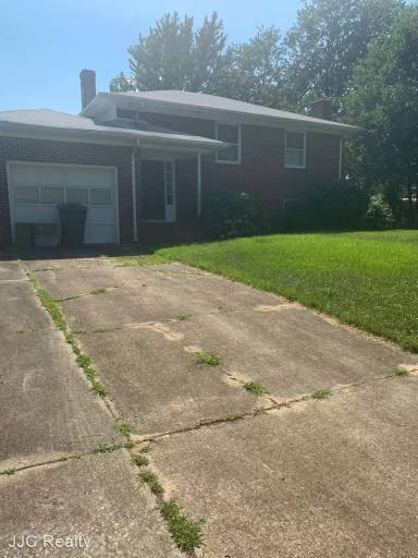 Main picture of 18 Sandra Dr