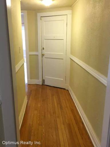 Main picture of 5808 W Erie St