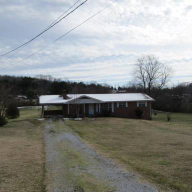 Main picture of 140 Doughtys Chapel Rd