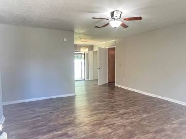 Main picture of 211 Laverne Dr