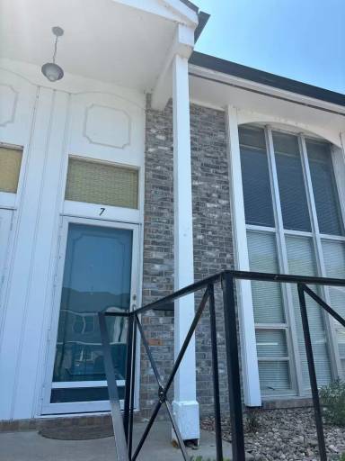 Main picture of 725 N Stackman Dr