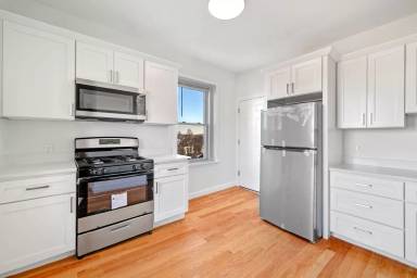 Main picture of 305 Medford St