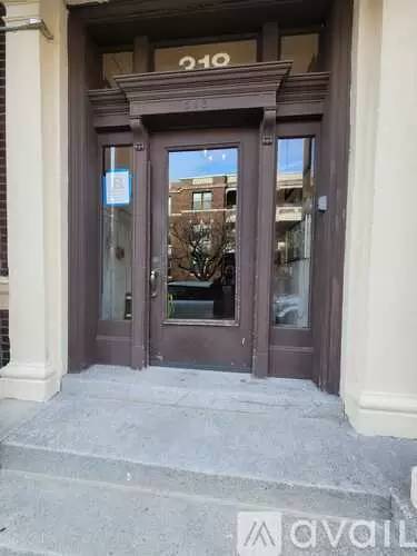 Main picture of 318 Summit Ave