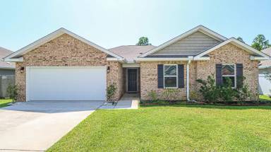 Main picture of 15 Whisperwood Ln