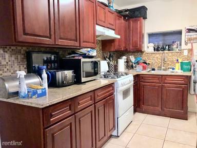 Main picture of 2649 Gerritt St