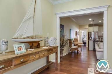 Main picture of 18705 Mainmast Dr