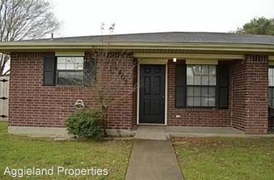 Main picture of 1905 Woodsman Dr