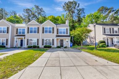 Main picture of 9162 Maple Grove Dr
