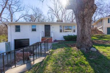 Main picture of 433 Midland Dr