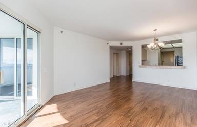 Main picture of Harbor Place Tower