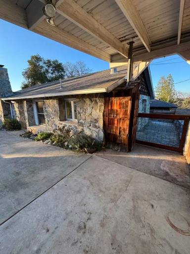 Main picture of 560 Landis Cir