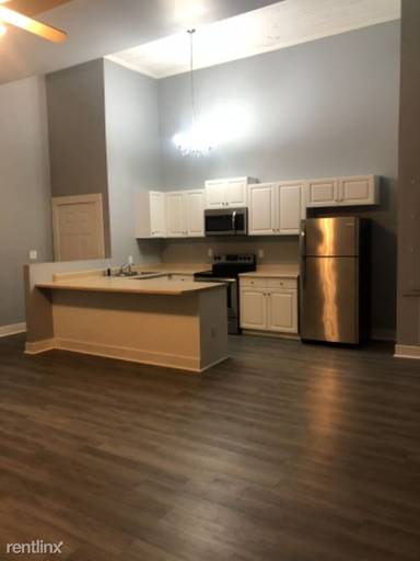 Main picture of 2322 Front St