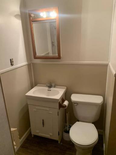 Main picture of 606 Ridge Ave