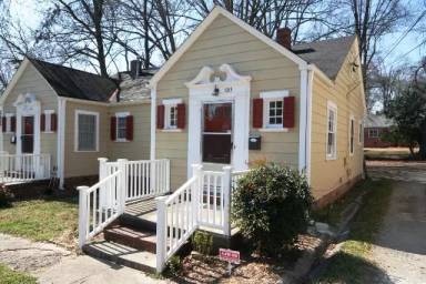 Main picture of 1011 Virgie St