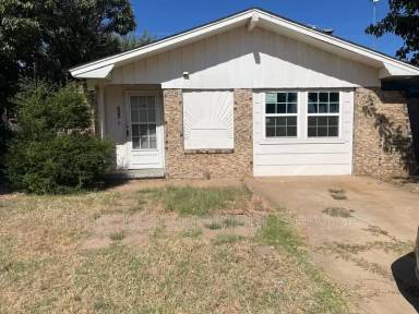 Main picture of 625 Windsor Dr