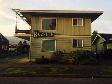 Main picture of 212 W 3rd St