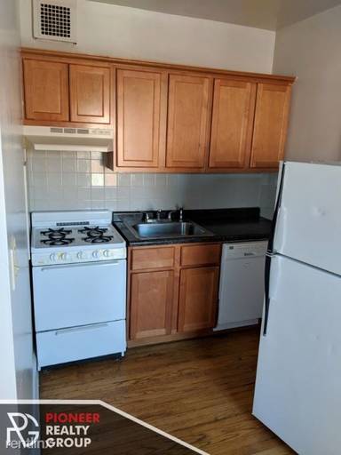 Main picture of 810 Dempster St