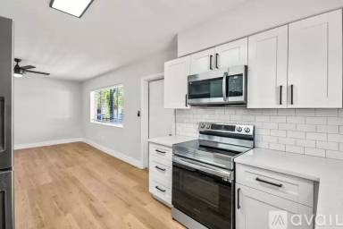 Main picture of 300 S Nimbus Ave