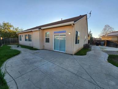 Main picture of 620 Bunting Ln