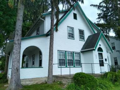 Main picture of 321 S Jordan Ave