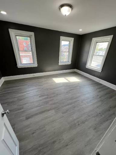 Main picture of 207 Macdade Blvd
