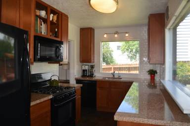 Main picture of 1237 Steele St