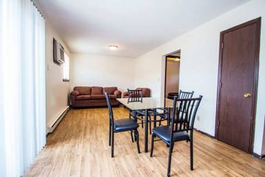 Main picture of 701-703 Hollycrest 702 Crescent 2003