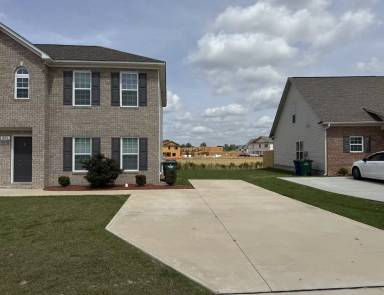 Main picture of 321 South Pointe Dr