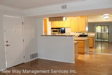 Main picture of 1223 Lakeview Cir