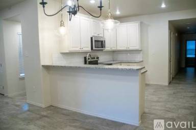 Main picture of 511 N Chicago Ave