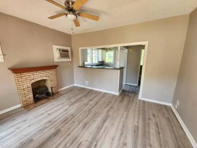 Main picture of 716 Merrick St