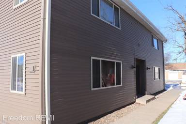 Main picture of 906 C Ave NW
