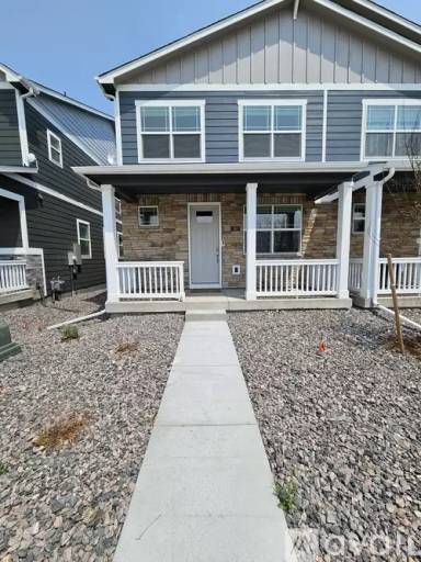 Main picture of 580 Thoroughbred Ln