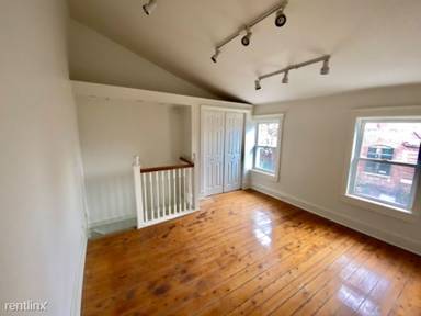 Main picture of 704 Miller St
