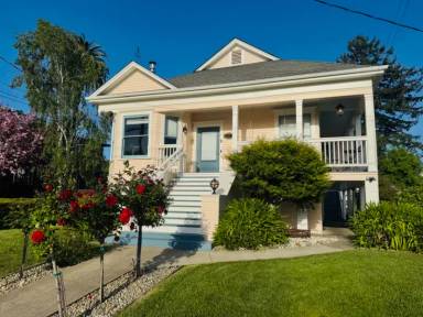 Main picture of 754 Slater St
