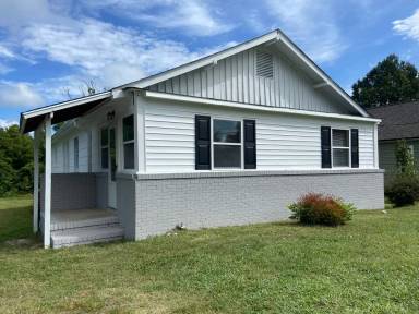 Main picture of 3909 Peterson Ave