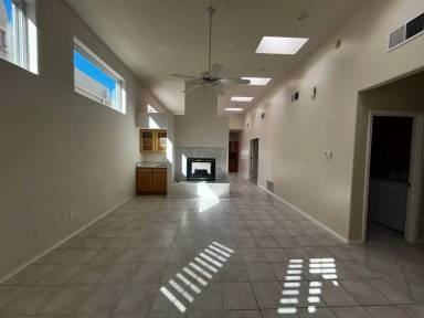 Main picture of 711-29 Tramway Pl NE