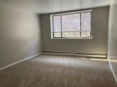 Main picture of 16 Niles St