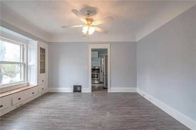 Main picture of 1193 Warren Rd