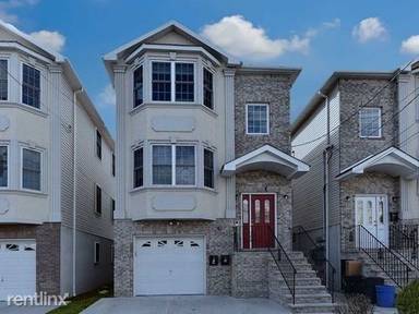 Main picture of 6 Kingsland Ave