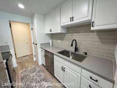 Main picture of 9905 NE 124th St